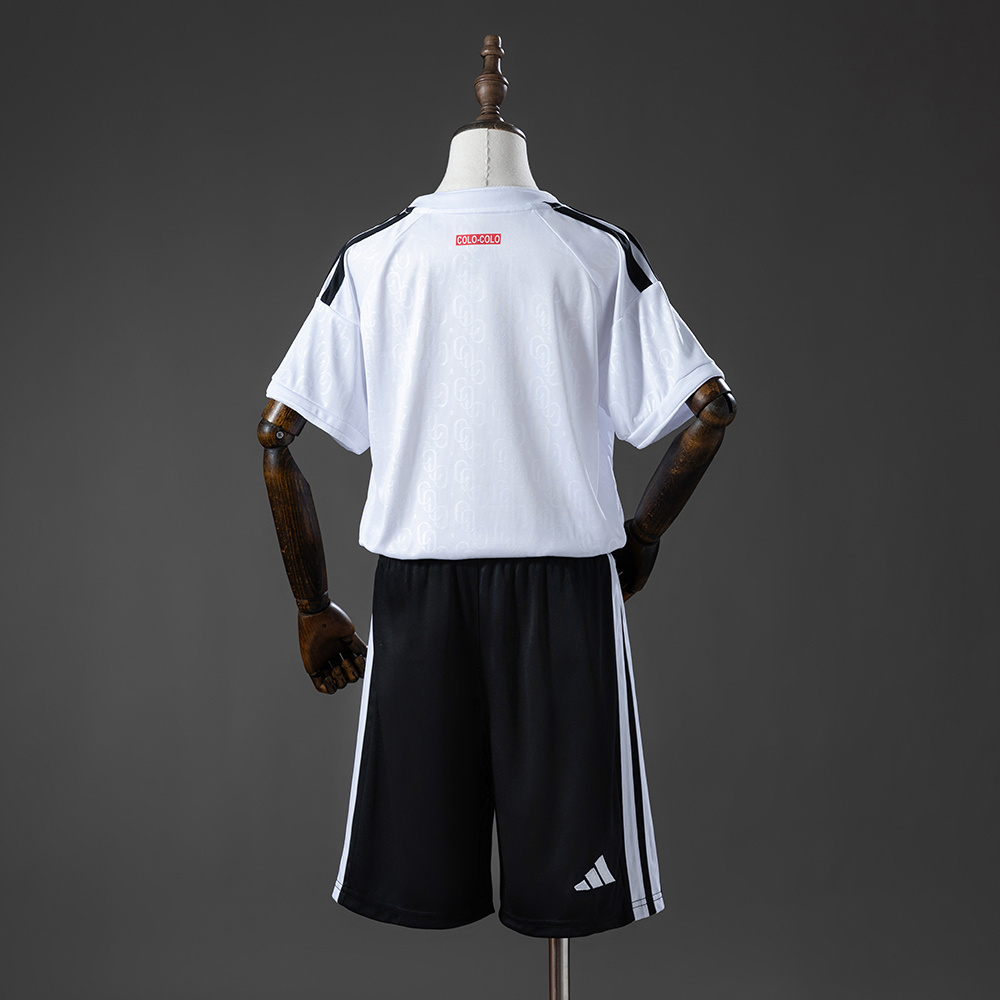 26/27 Colo Colo Home Kids Kit Size 16-28