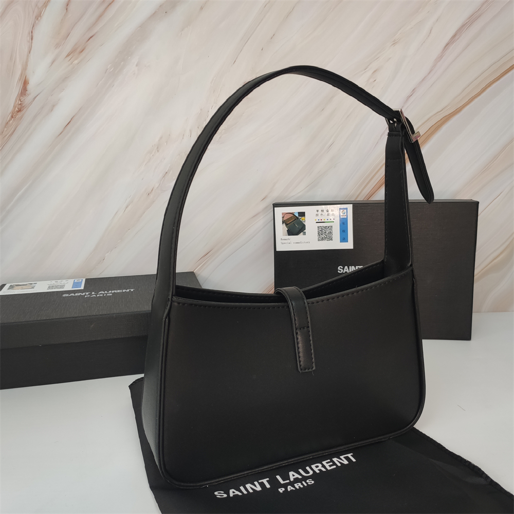 Saint Laurent Cassandra  Le 5 à 7 Hobo Bag