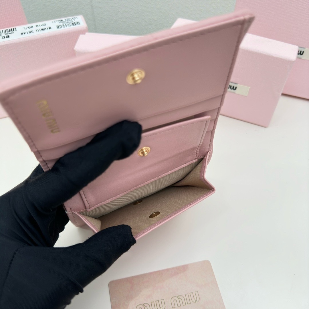 MiuMiu new wallet is classic and practical