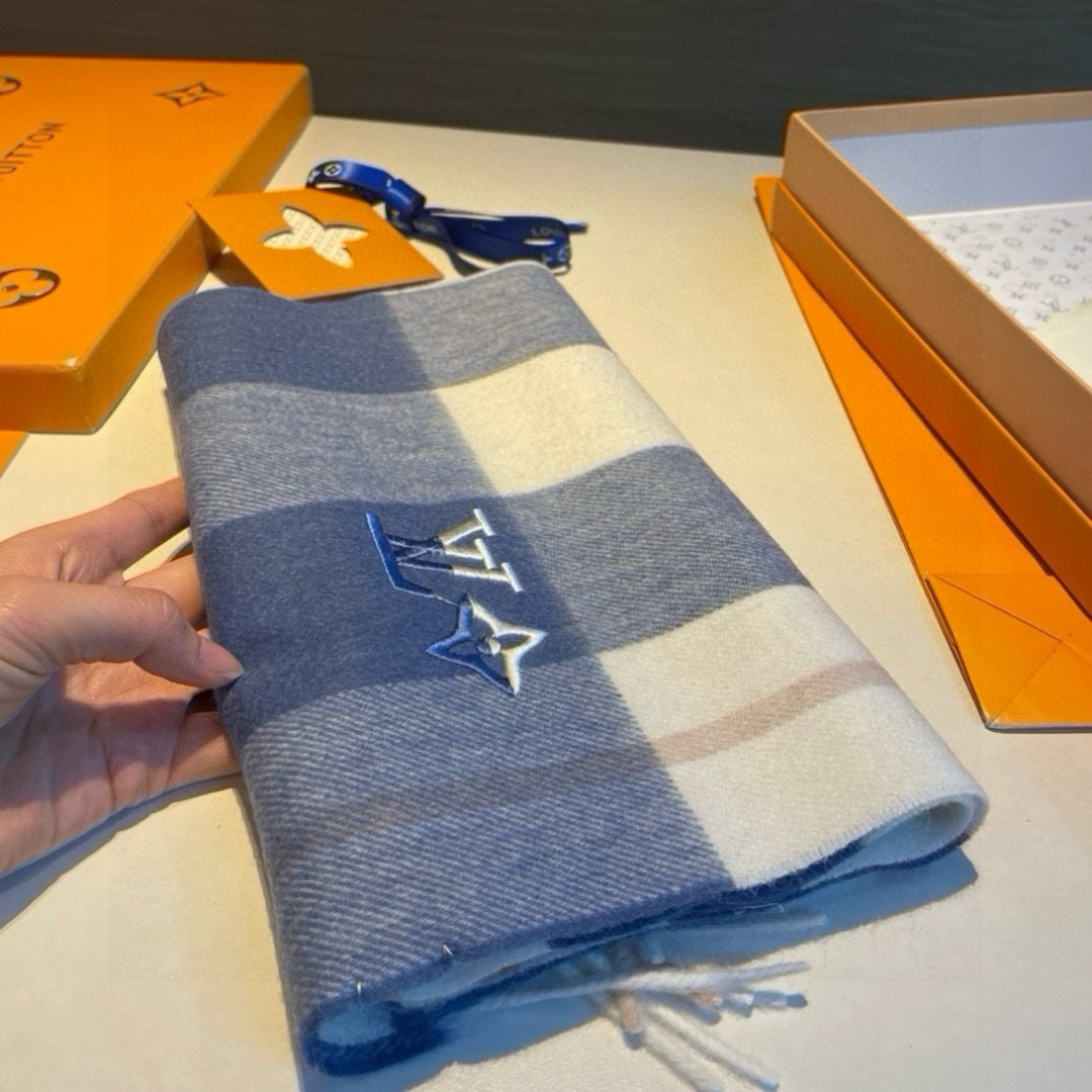 LV Scarf