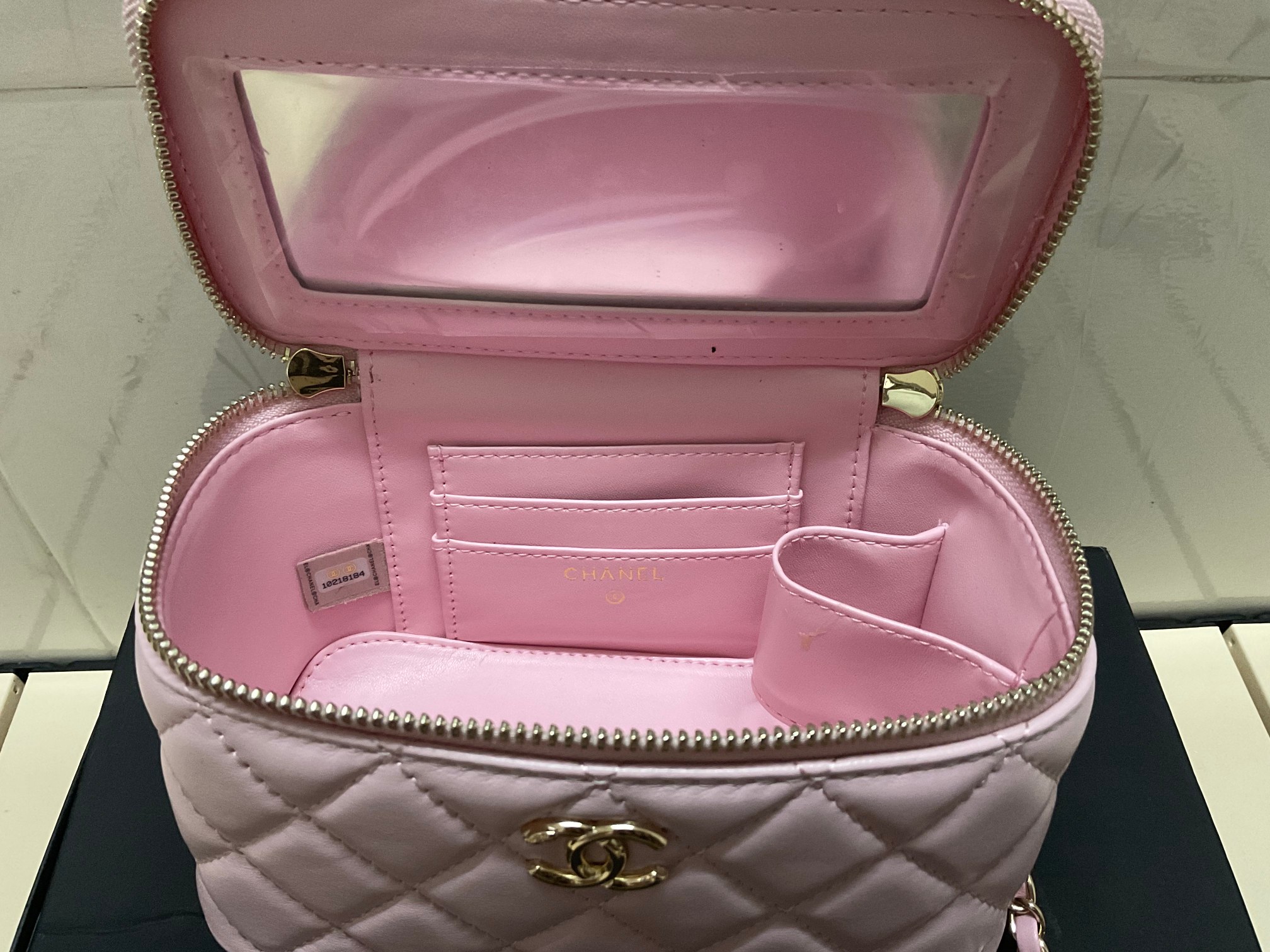 Chanel chain crossbody shoulder bag