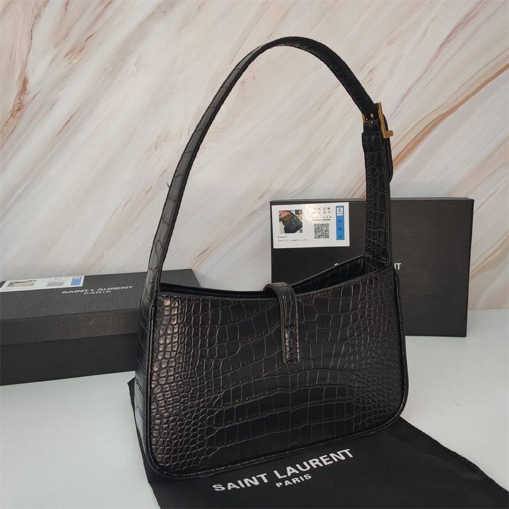 Saint Laurent Cassandra  Le 5 à 7 Hobo Bag