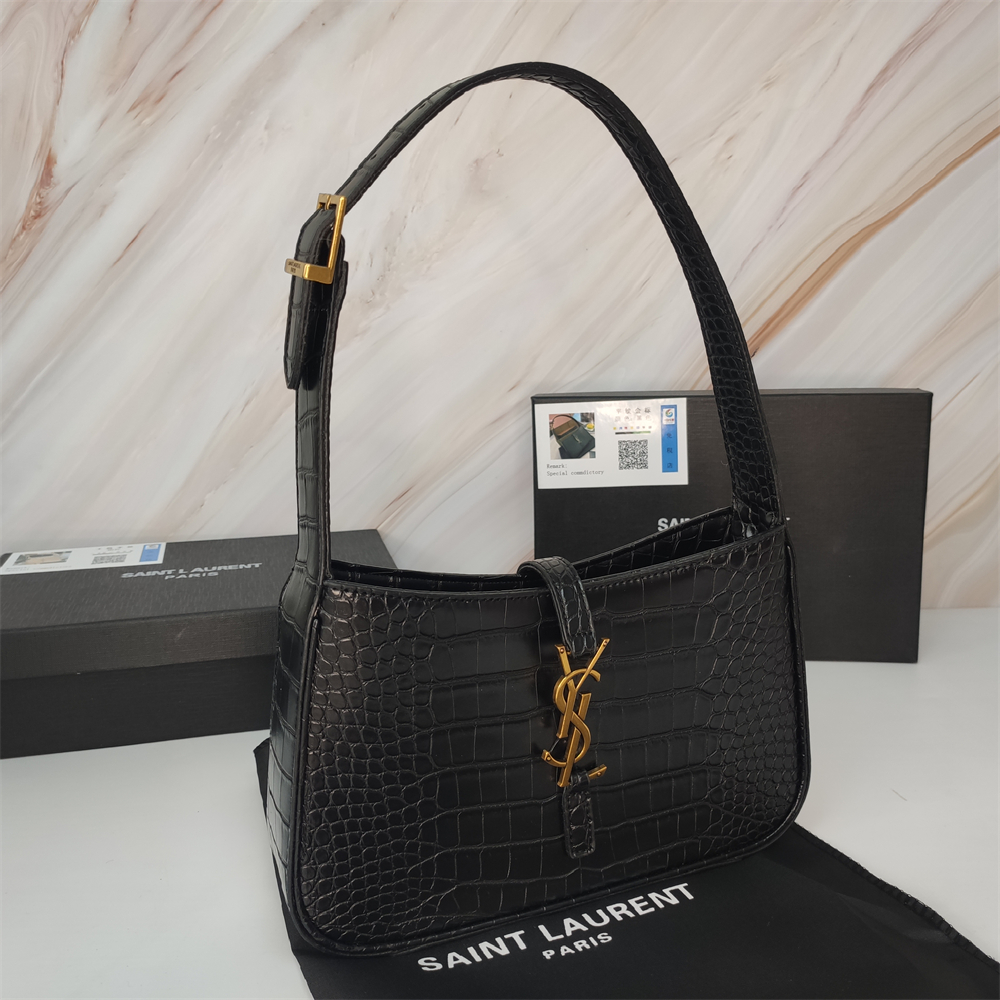 Saint Laurent Cassandra  Le 5 à 7 Hobo Bag
