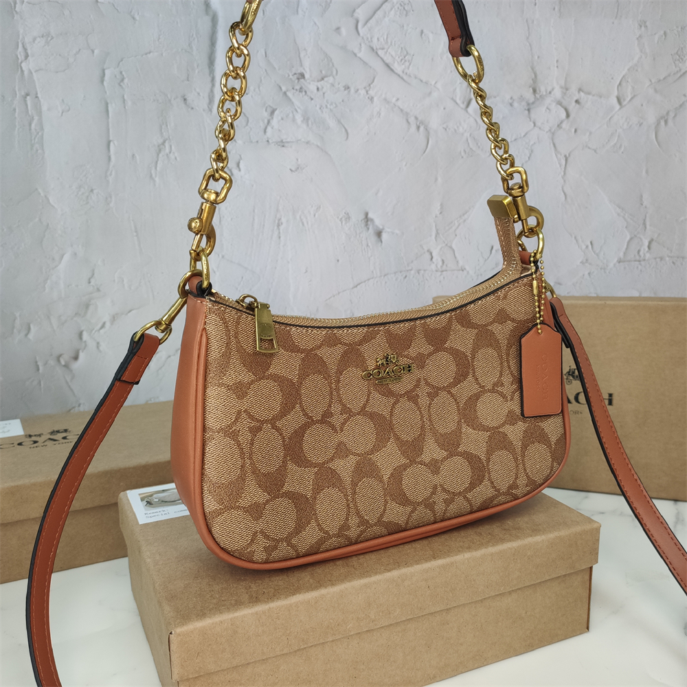 Coach Teri In Signature shoulder bag