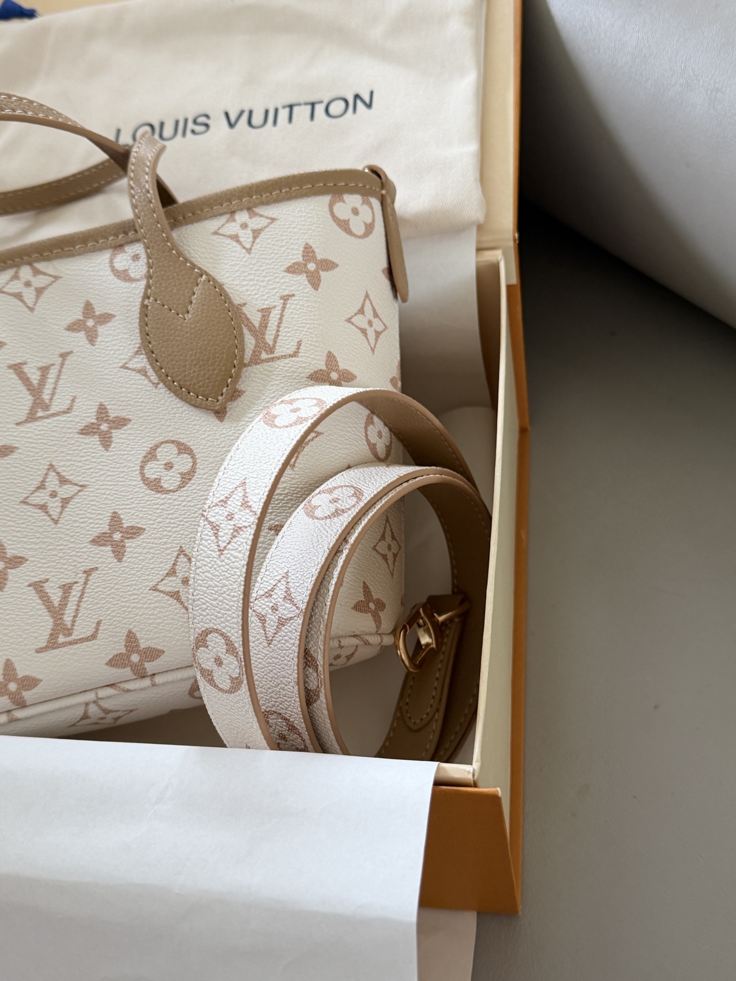 LV neverfull bb bag