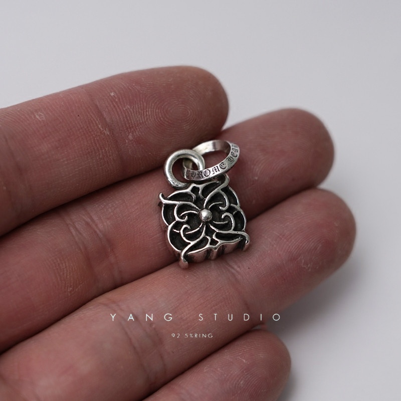 ETERNITY VINE PENDANT