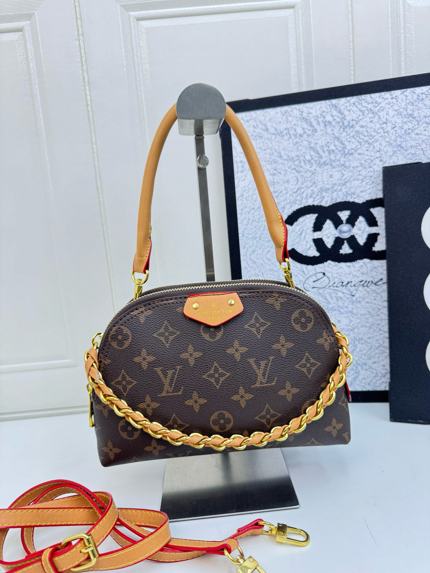 LV cosmetic bag design shoulder crossbody bag