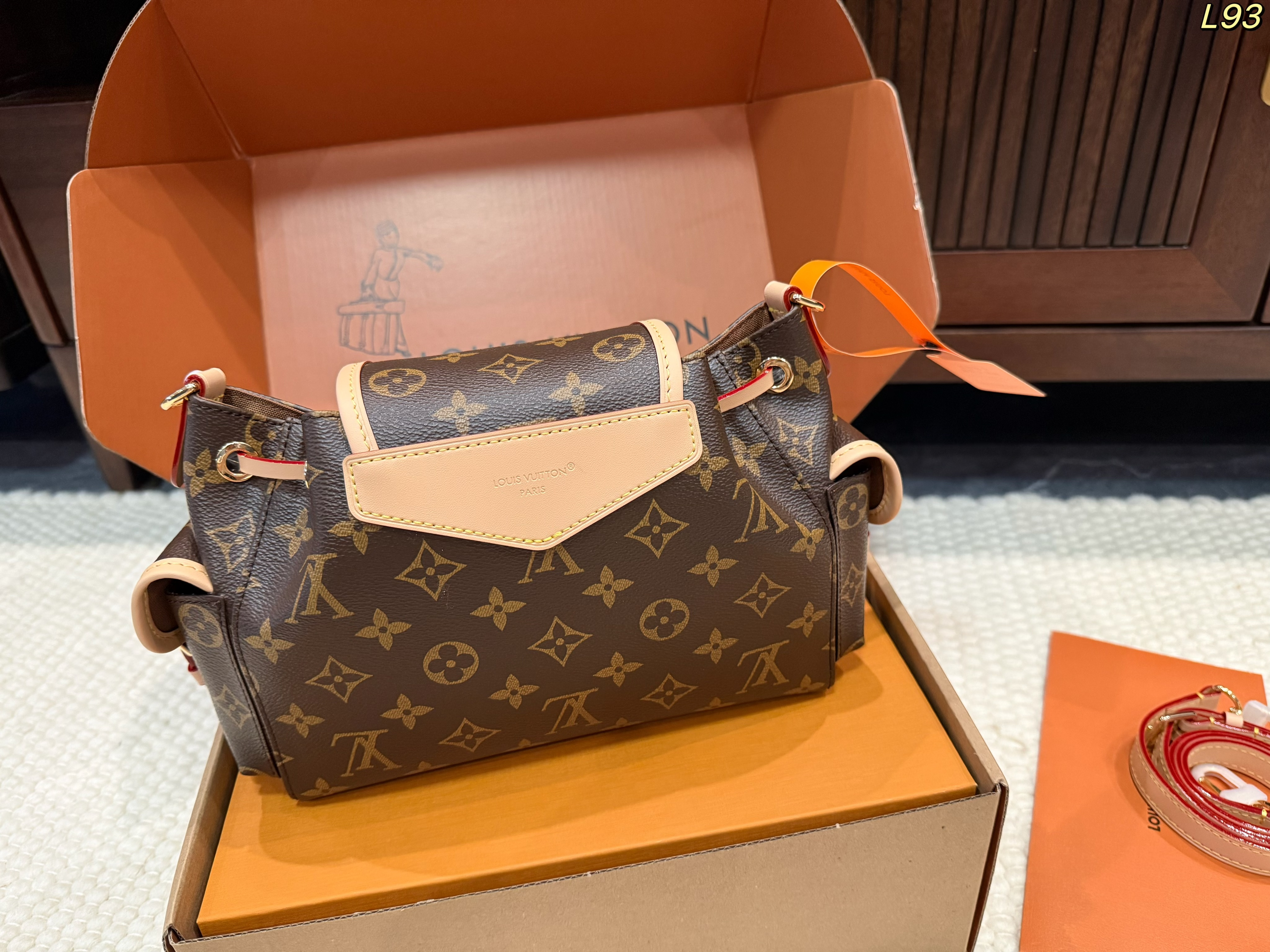 LV Odyssee Chain-strap crossbody bag