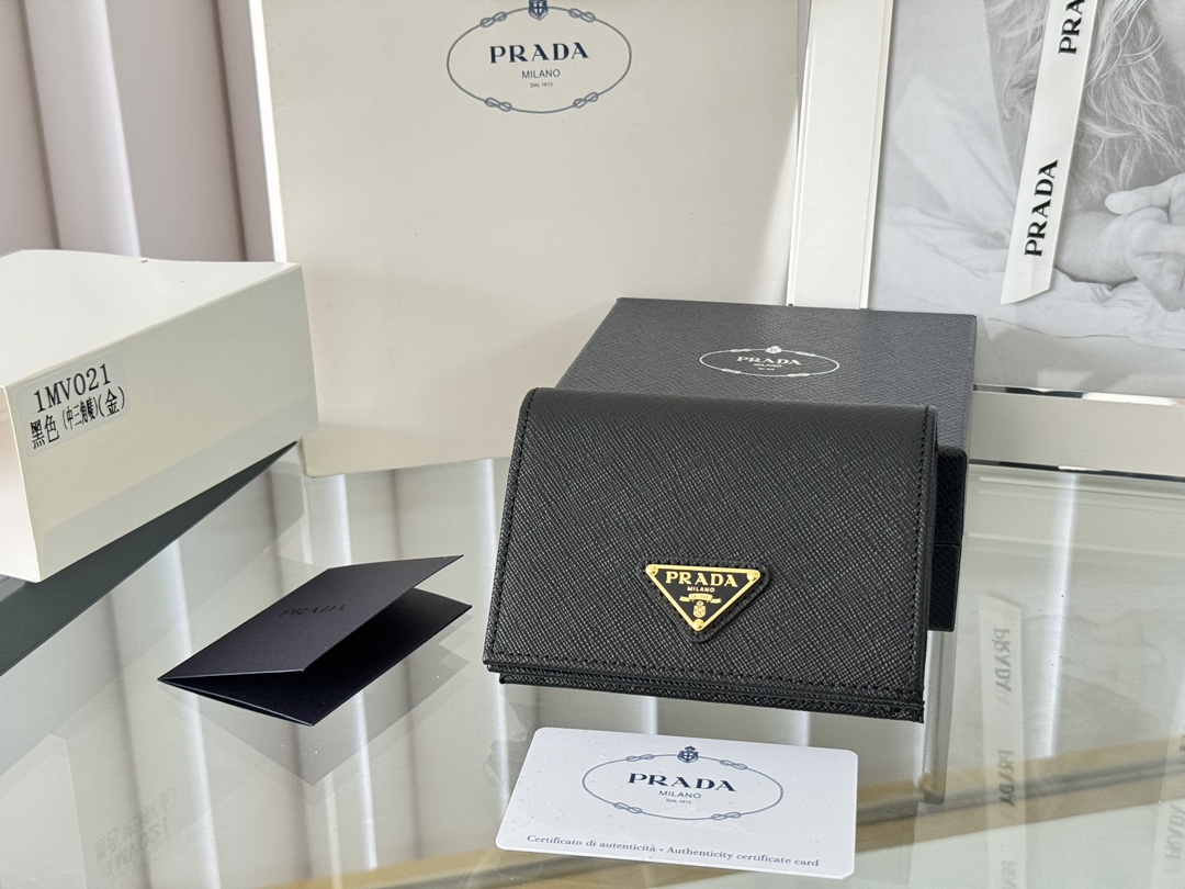 Prada Wallet Card Holder Purse 100% Genuine In Black Saffiano Leather
