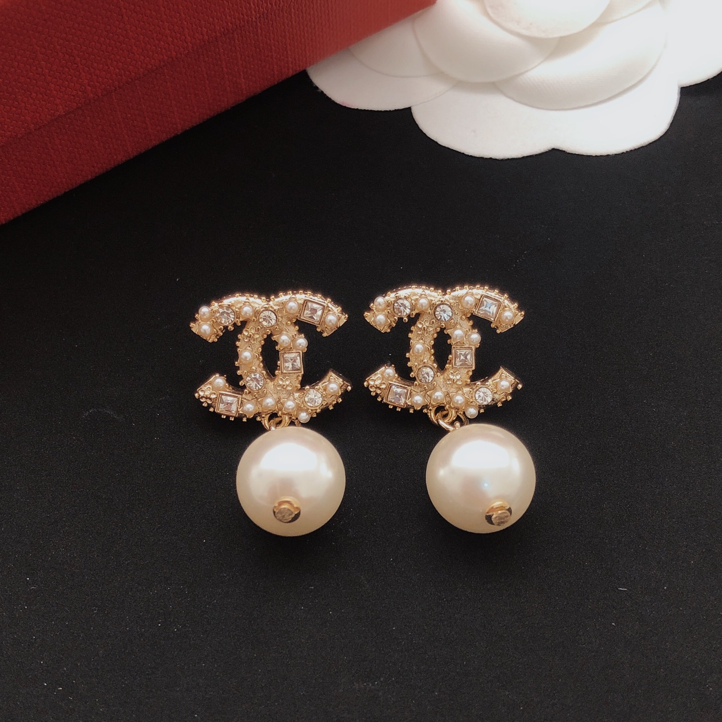 chanel Square diamond pendant pearl earrings