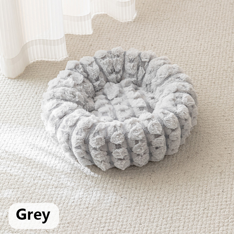 Plush cat bed, warm and comfortable all year round