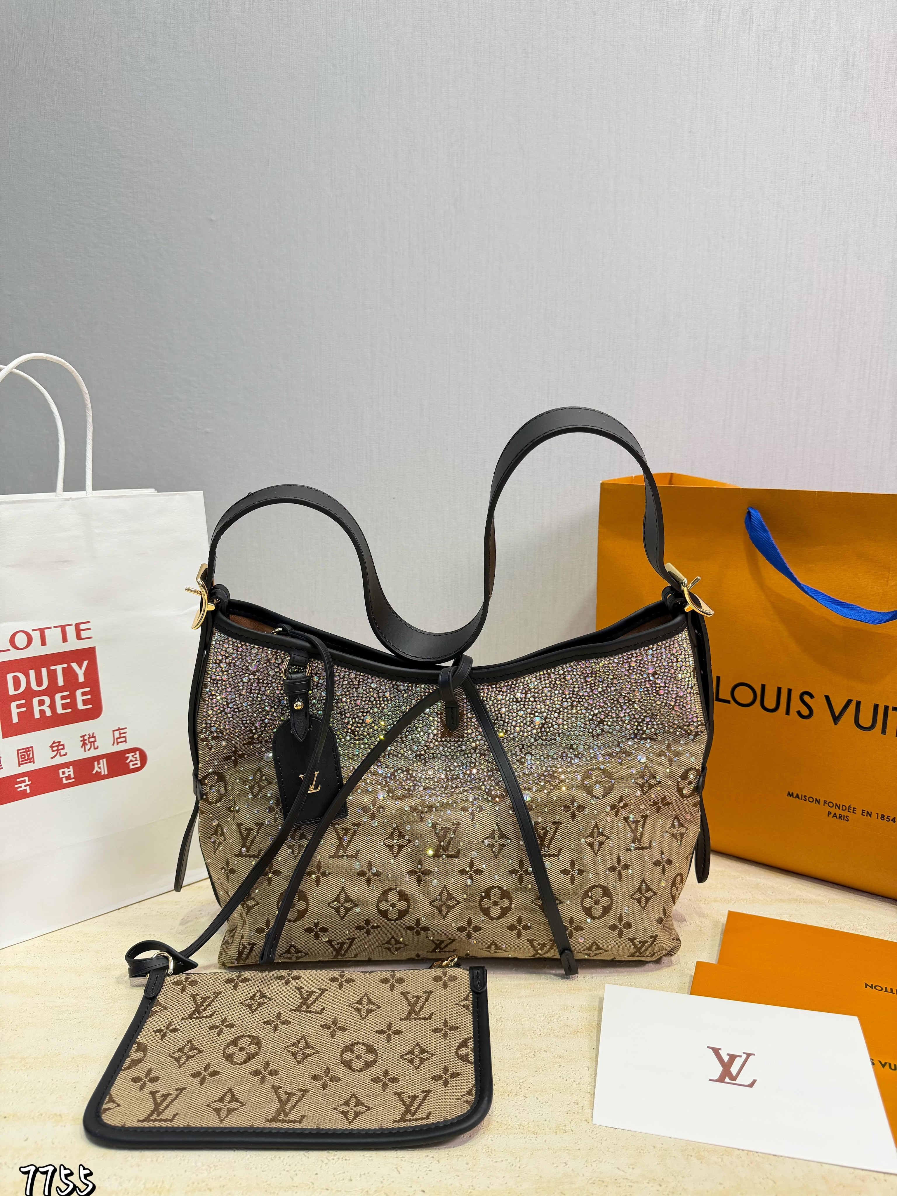 lv  Carryall bag