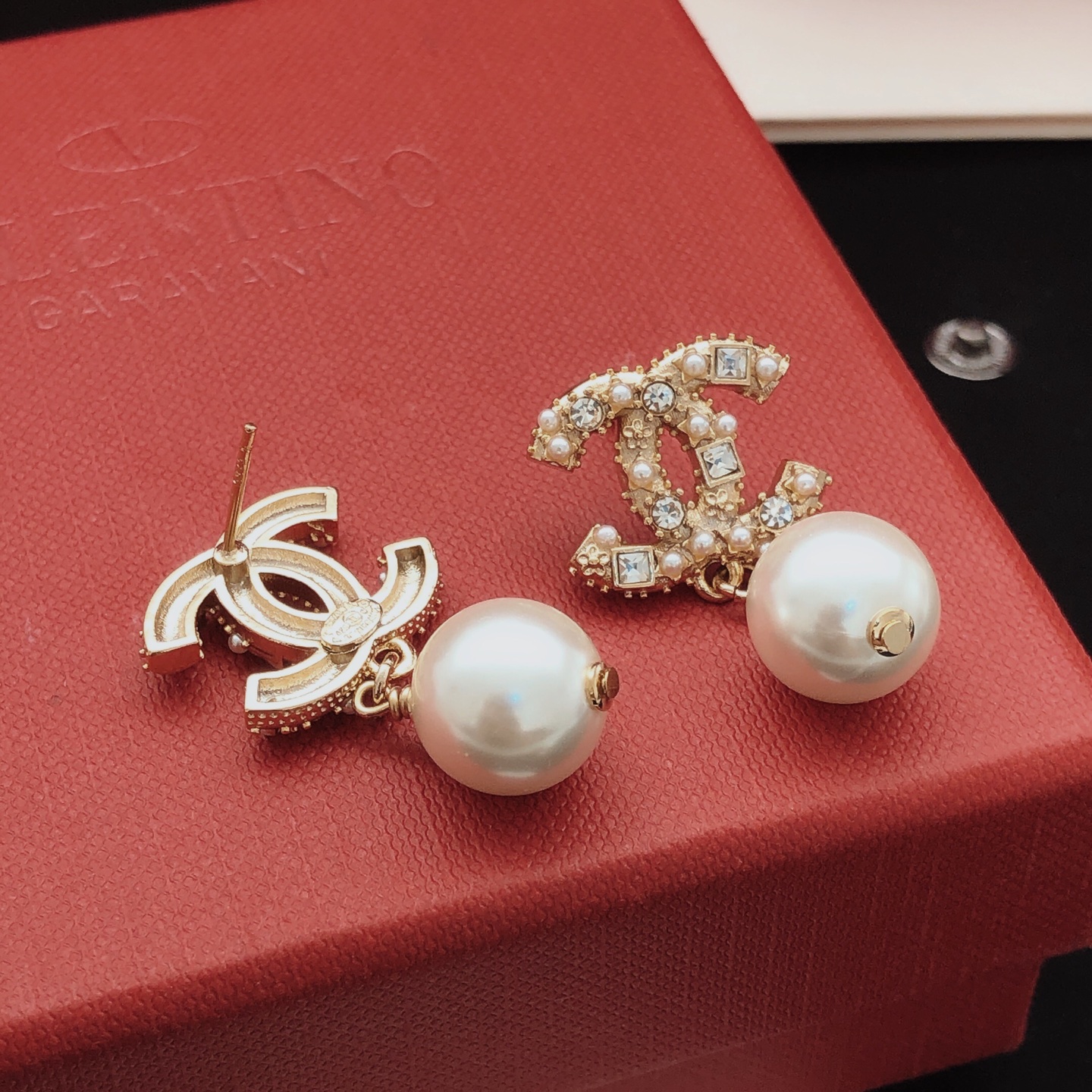 chanel Square diamond pendant pearl earrings