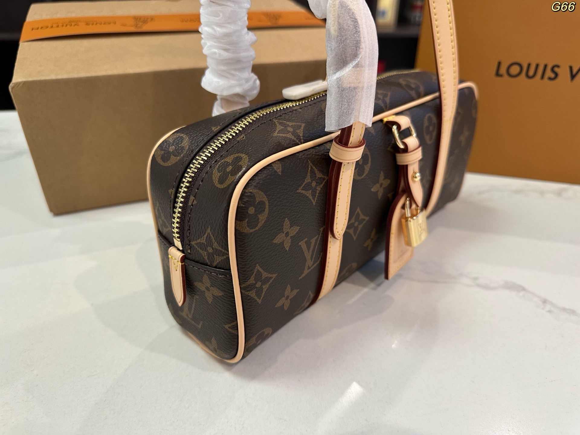 LV new hangon bowling bag