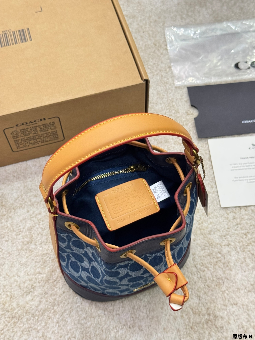 Coach Bucket Bag Retro Texture Fashionable and Playful