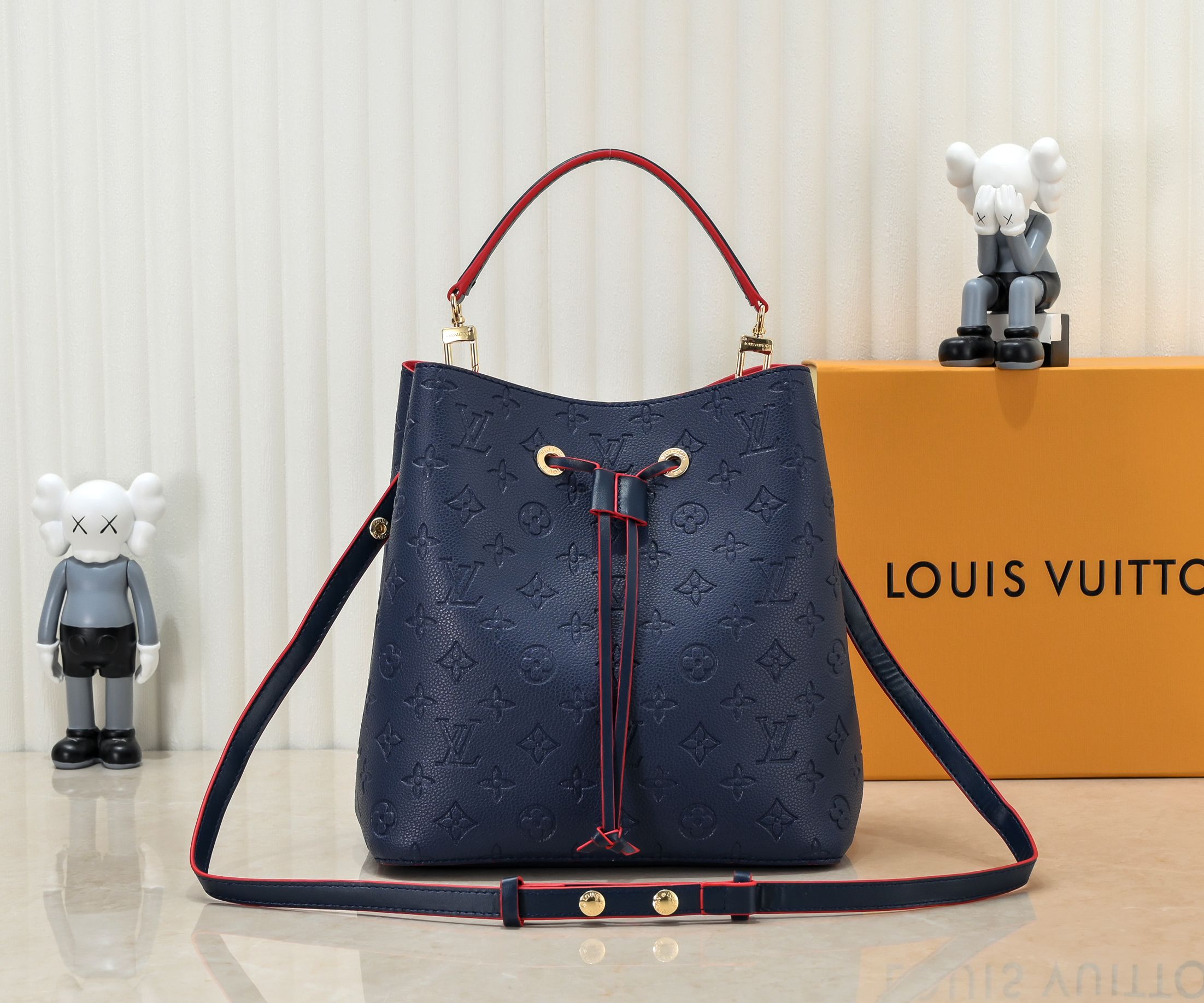 LV Neonoe Monogram Bucket bag