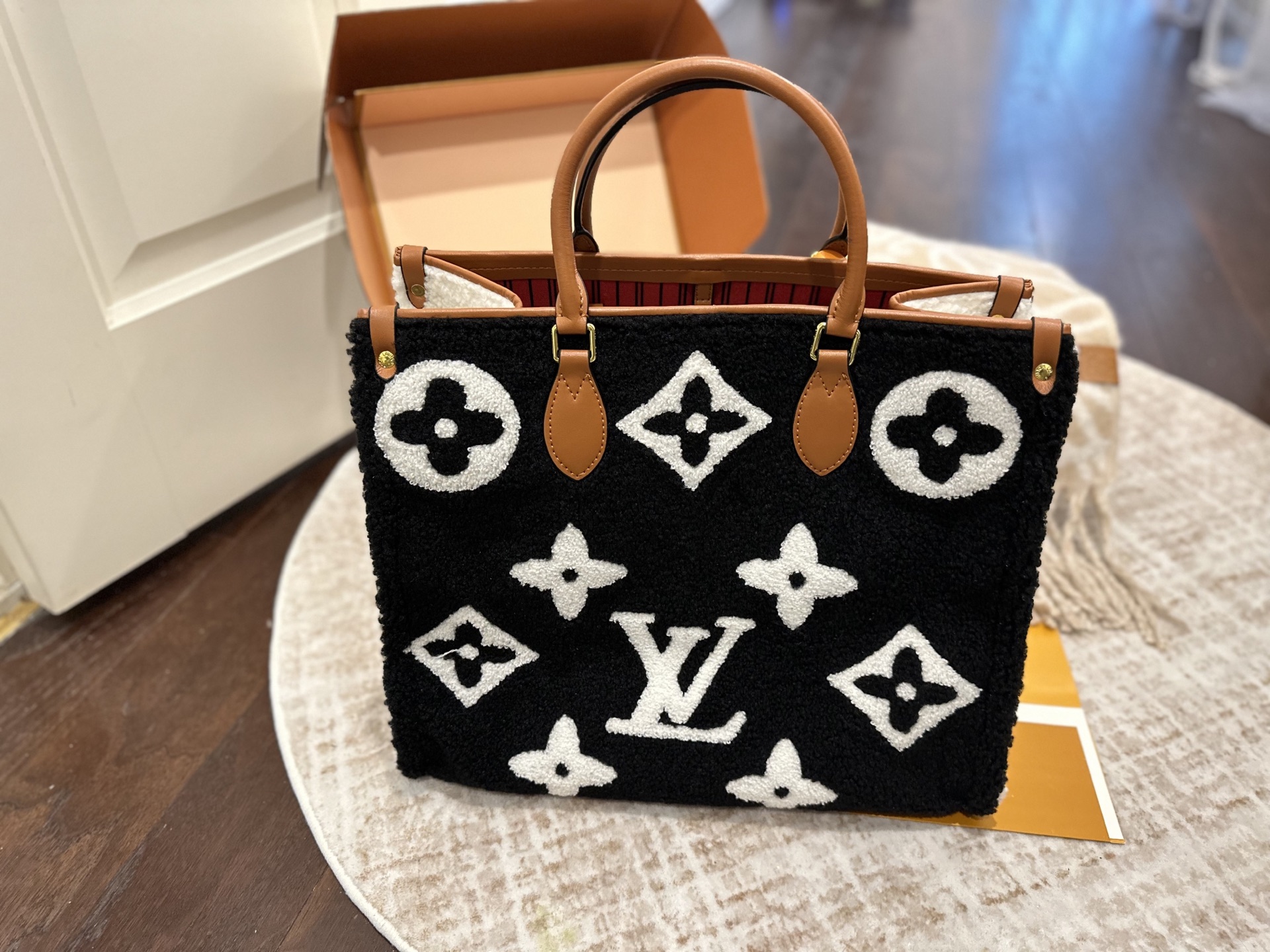 LV  Monogram  onthego bag