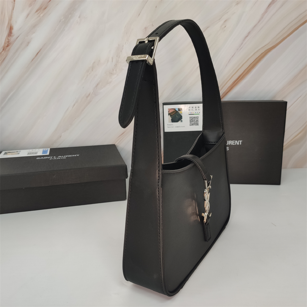 Saint Laurent Cassandra  Le 5 à 7 Hobo Bag