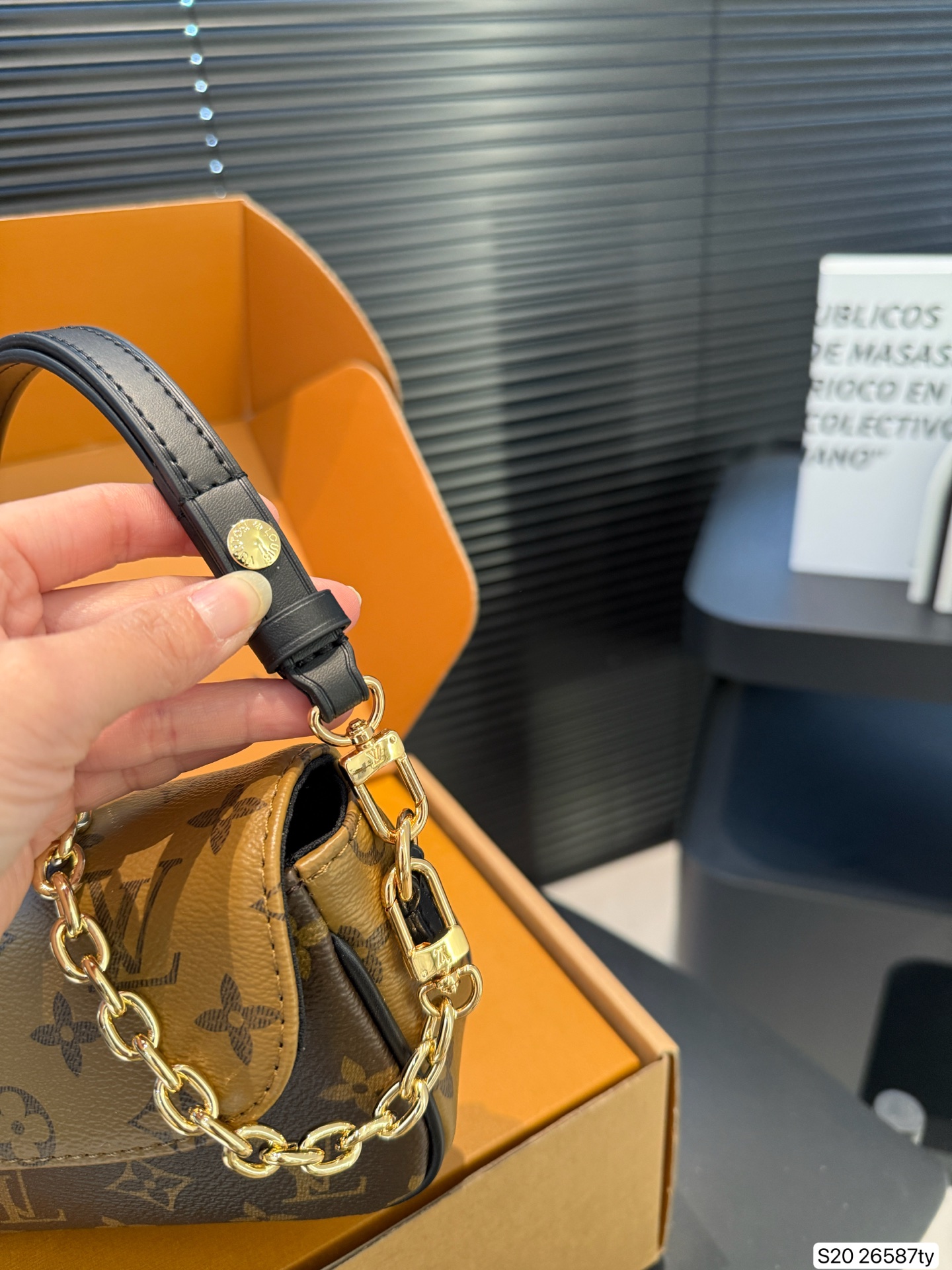 LV ivy underarm bag crossbody bag