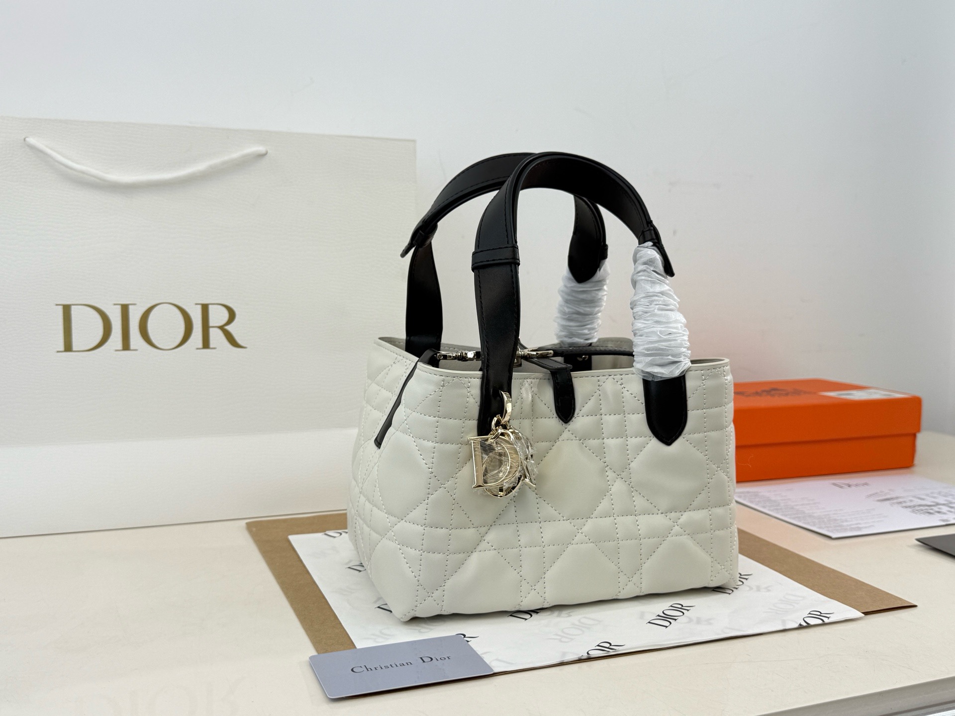 Dior Toujours shopping bag