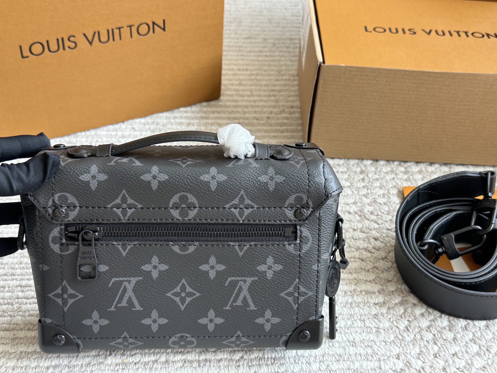 LV men's bag soultrunk box bag