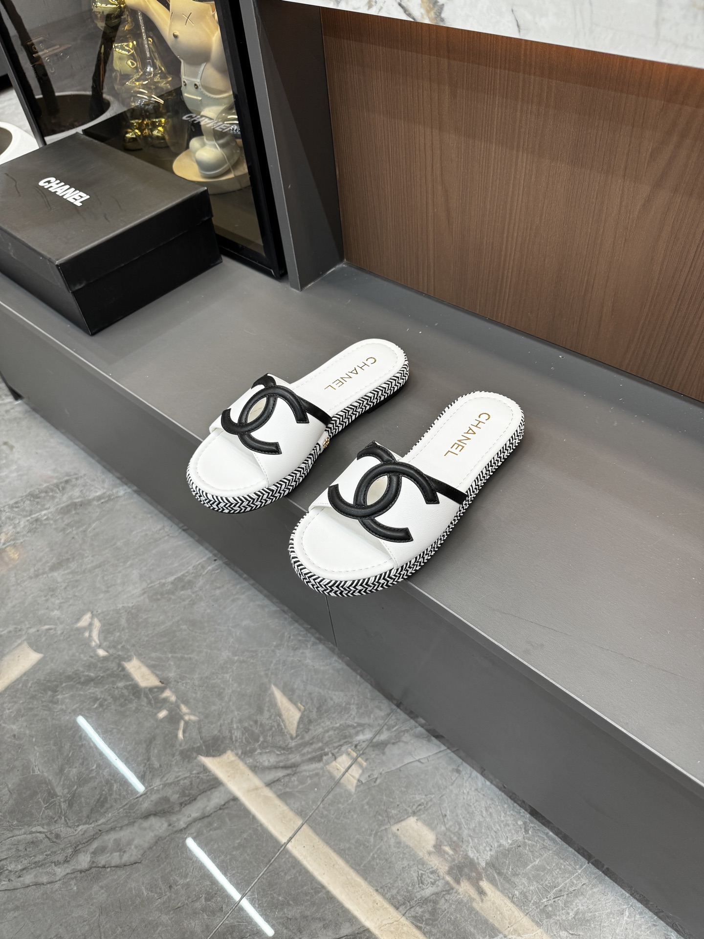 Chanel 26SS Big Double C Openwork Woven Slippers
