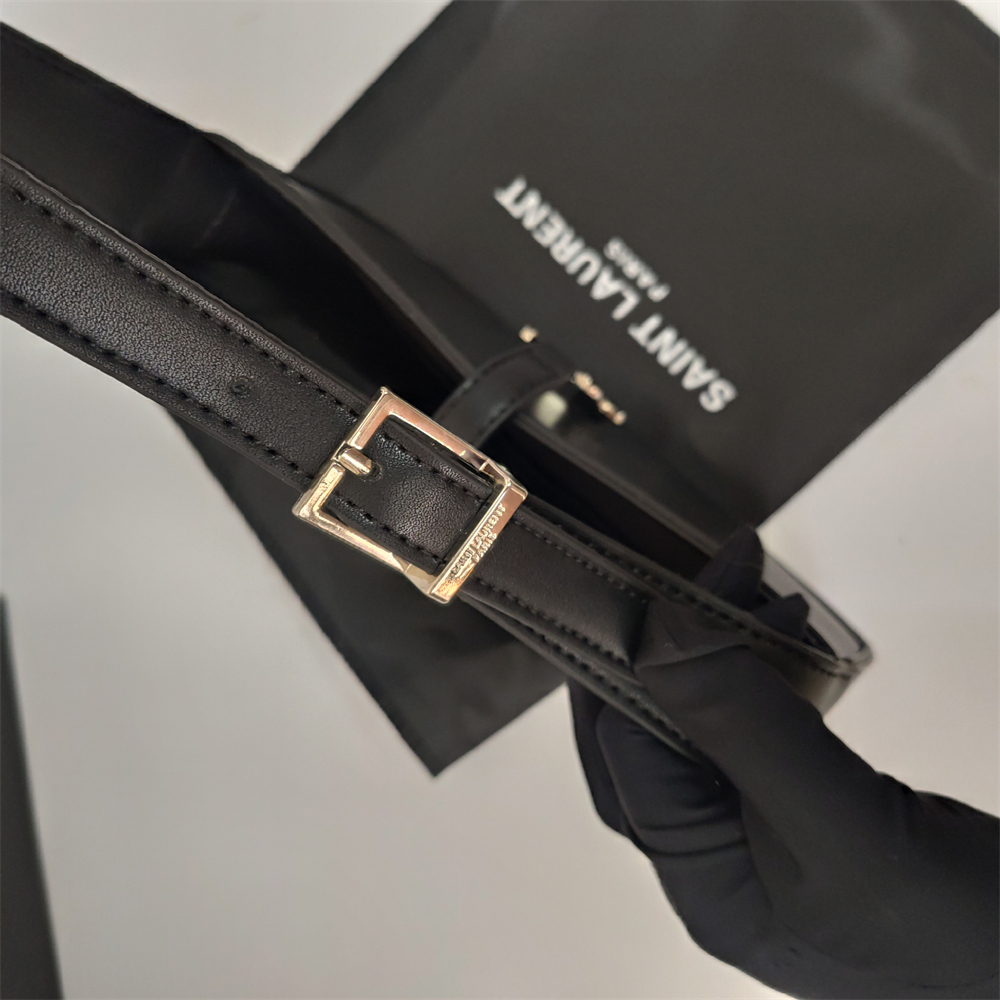 Saint Laurent Cassandra  Le 5 à 7 Hobo Bag