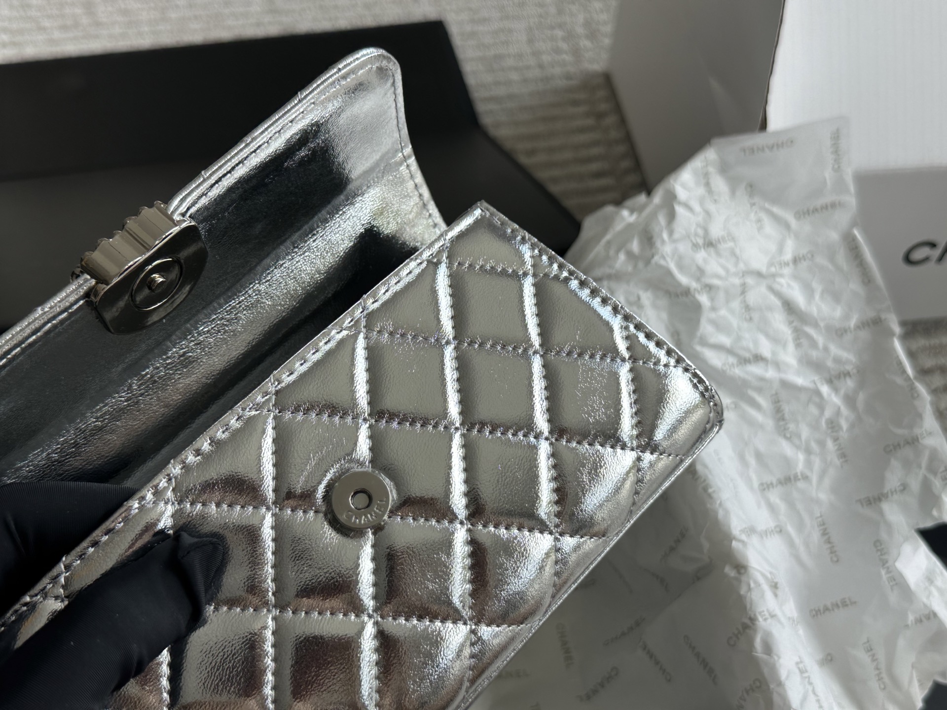 Chanel 23 Kelly phone shoulder bag