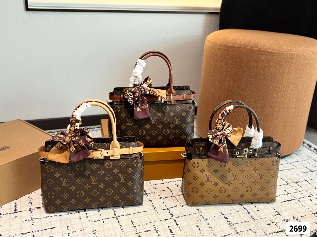 LV tote bag