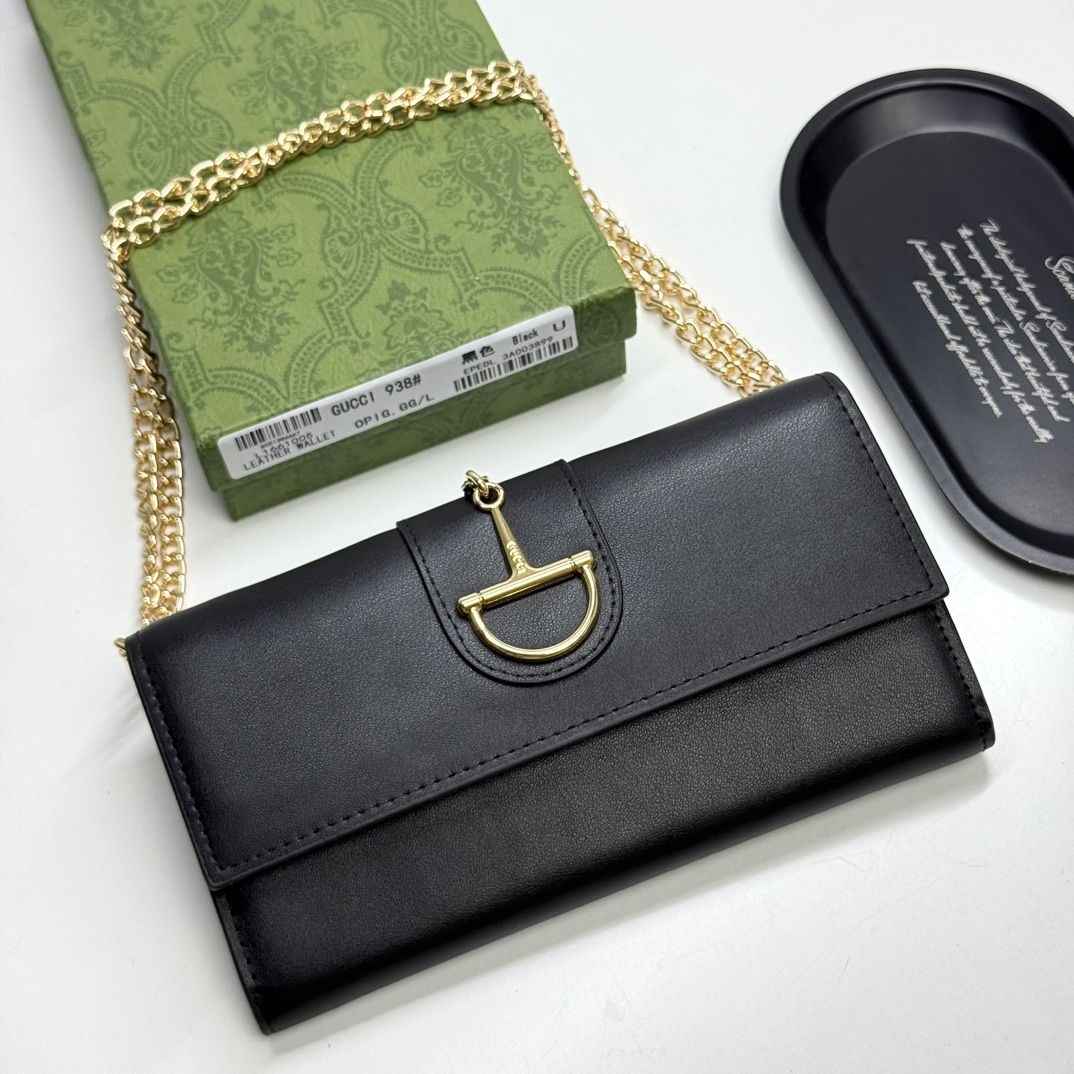 Gucci chain shoulder bag