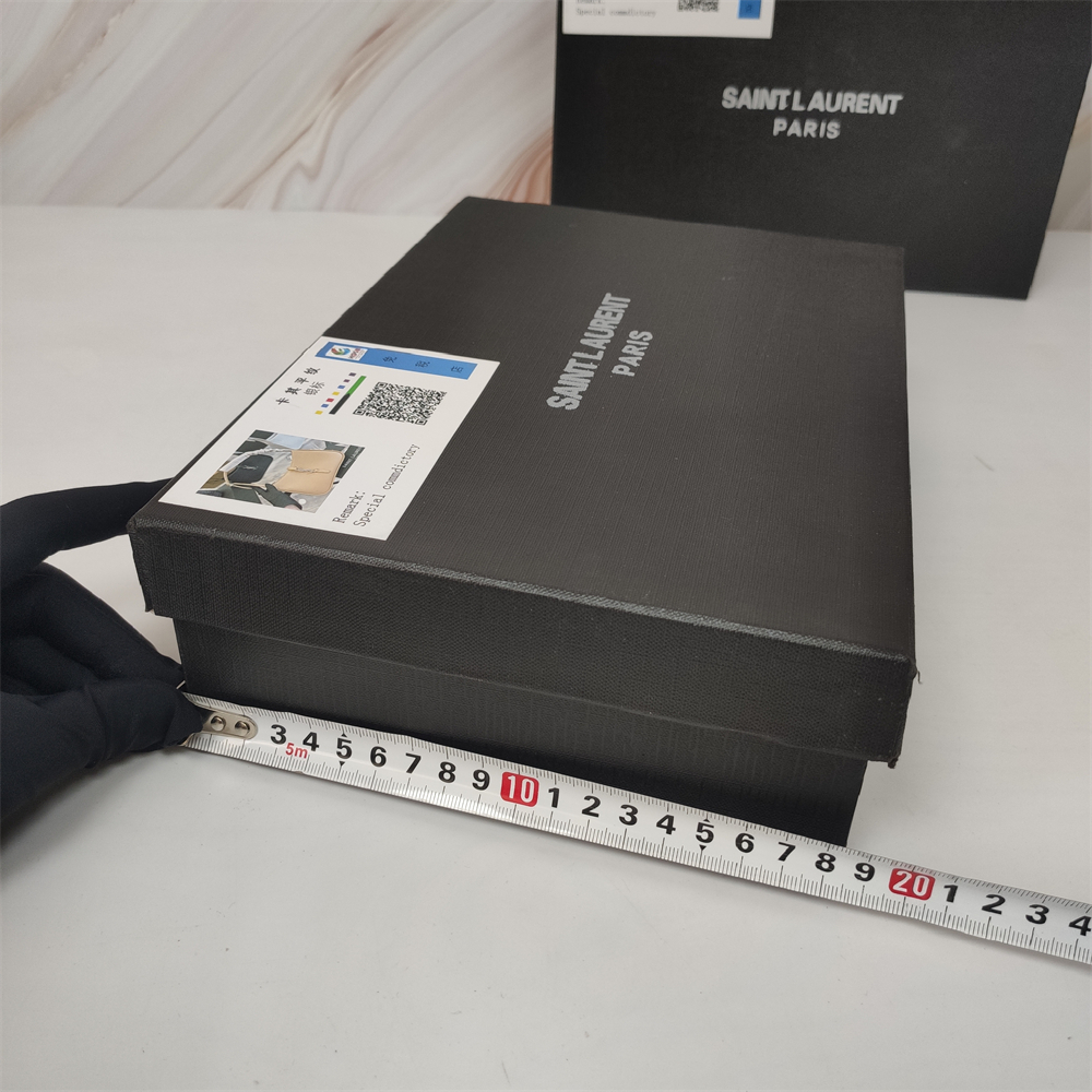 Saint Laurent Cassandra  Le 5 à 7 Hobo Bag