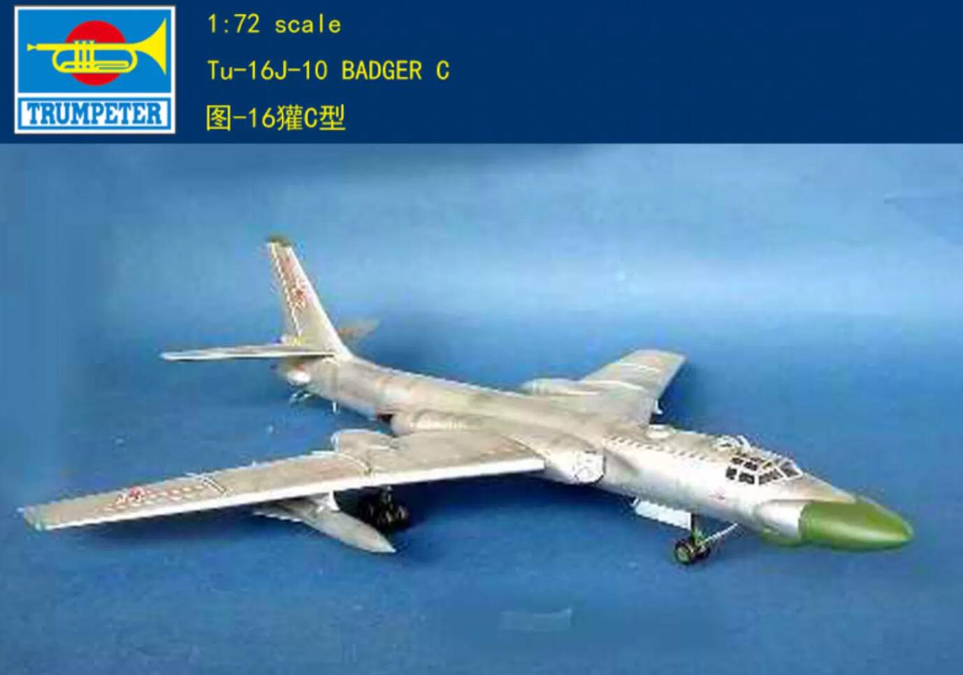 Trumpeter 1/72 01613 Tu-16K-10 Badger C