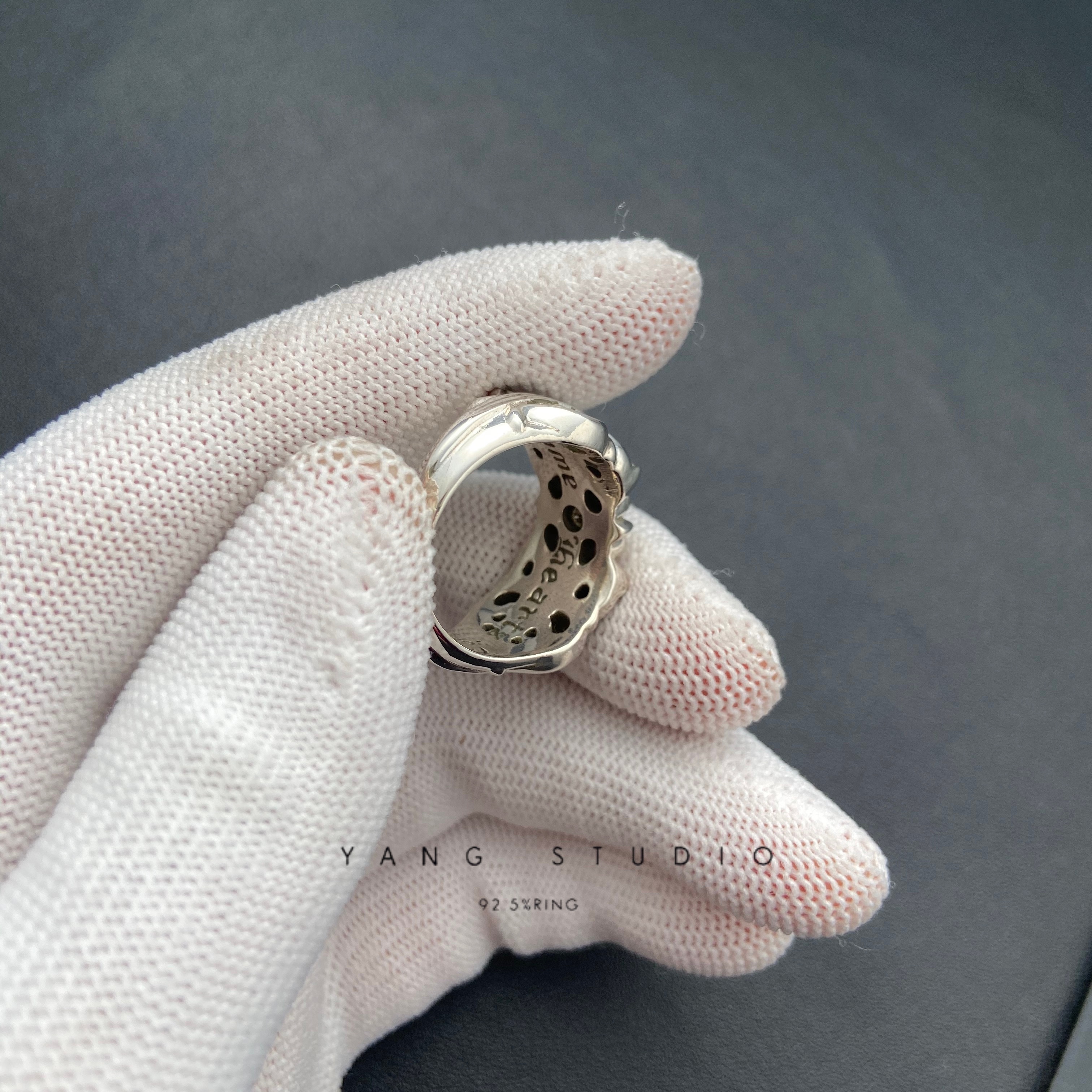 K&T KATIE FLOWER RING WITH MOISSANITE