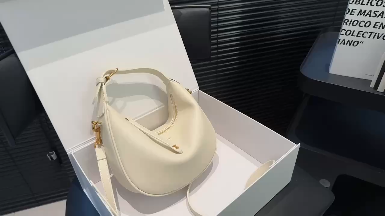 celine lulu armpit bag high-end