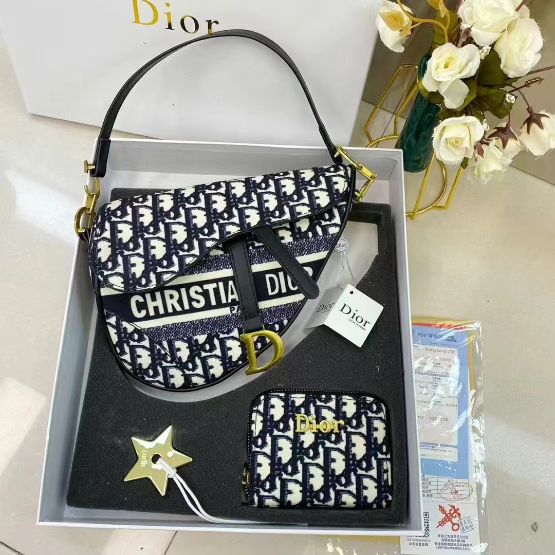 Dior saddle crossbody bag
