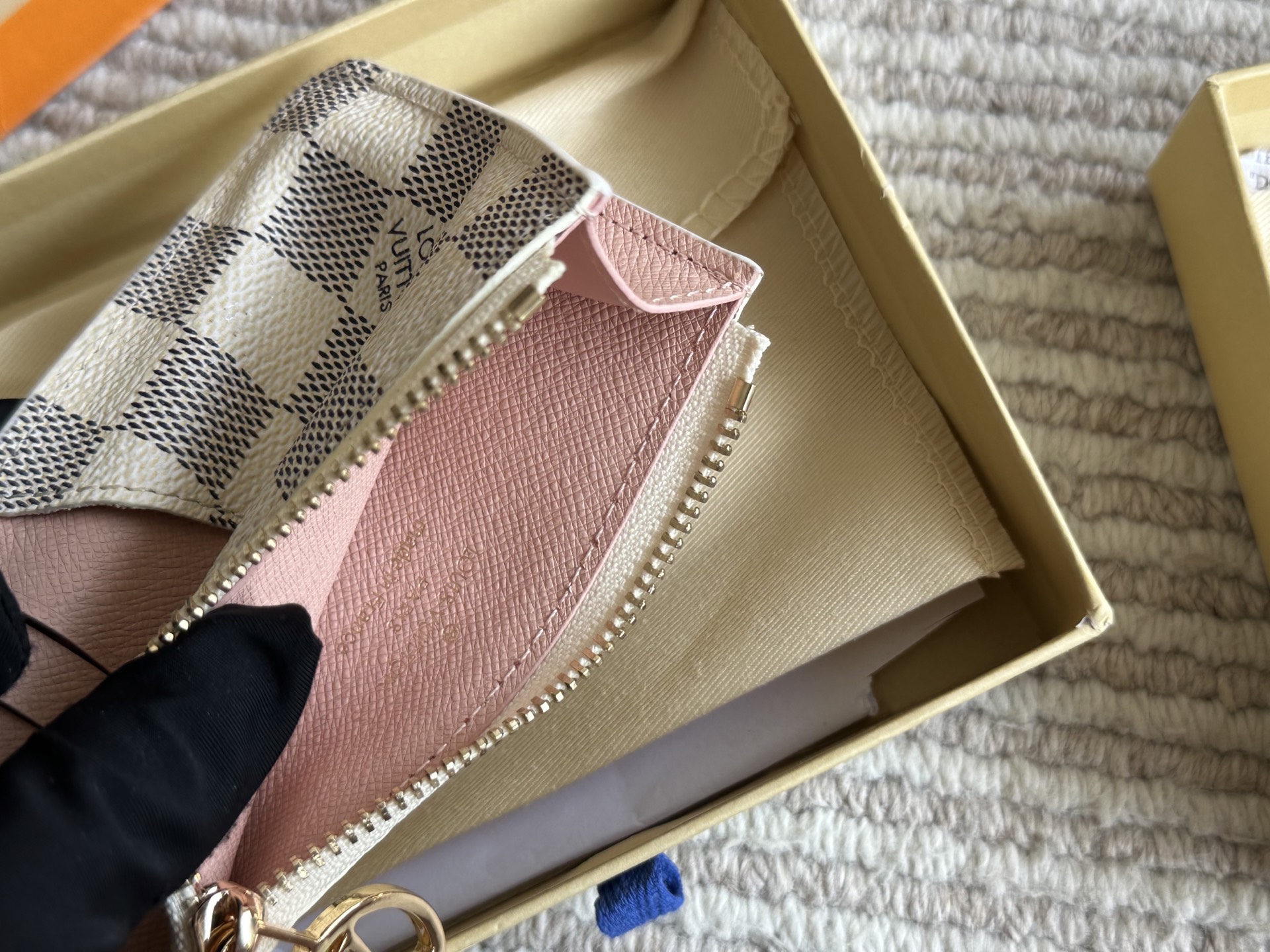 LV white coin purse