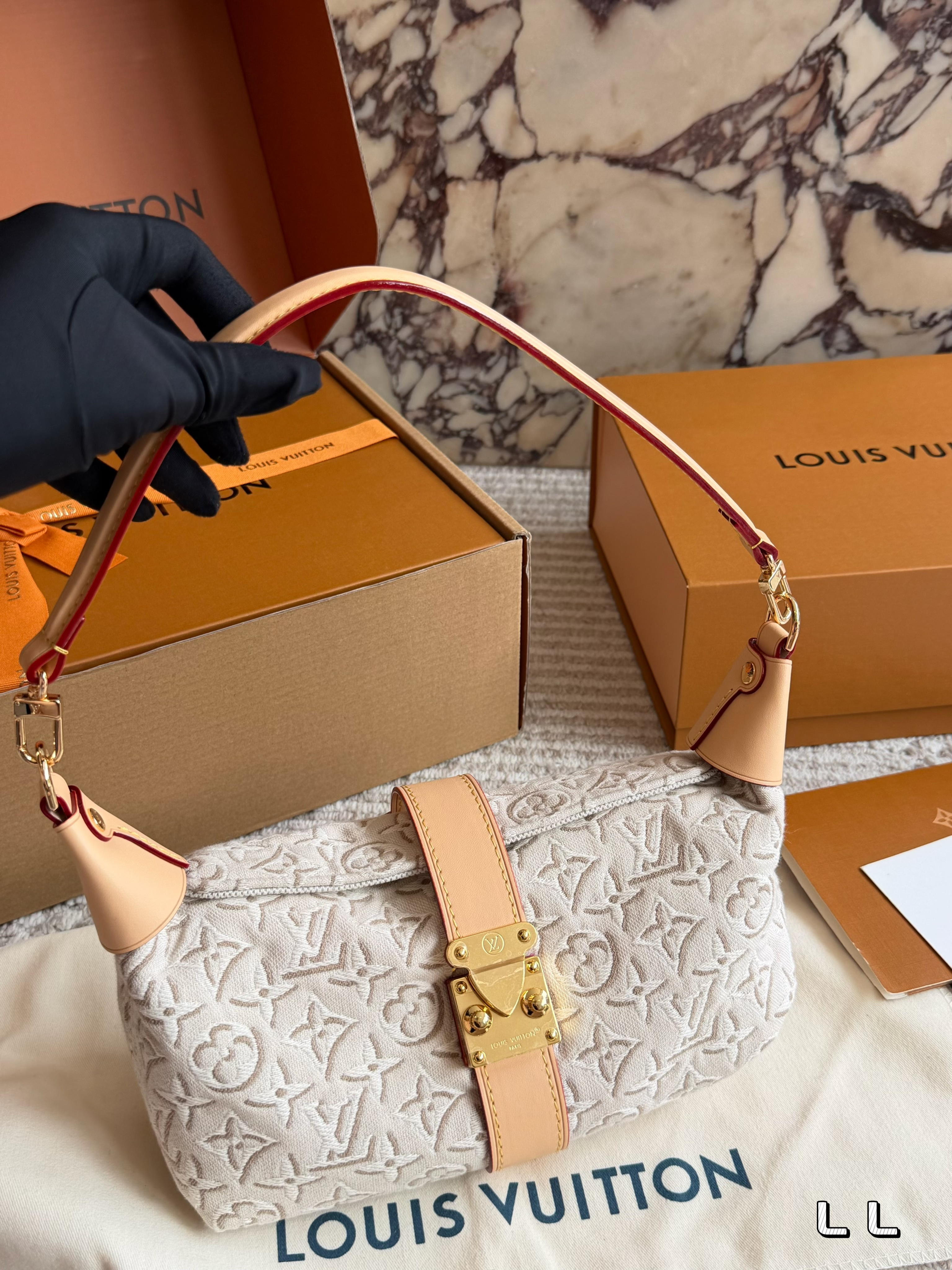 LV Pochette Mia bag