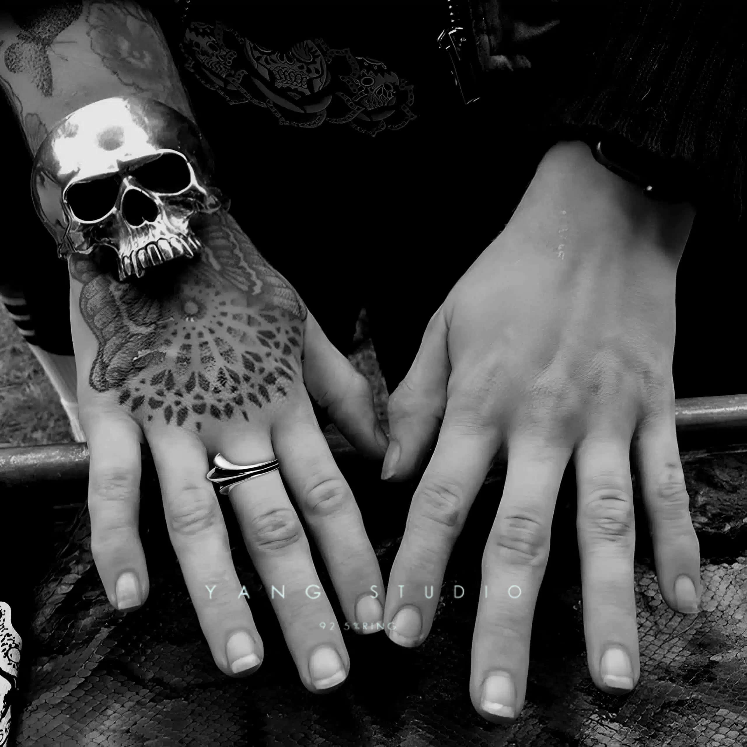720 HALF CROSS TAIL RING