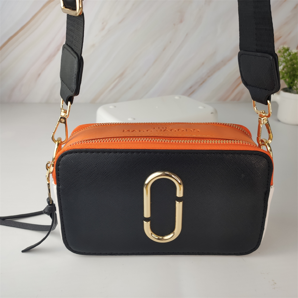 Marc Jacobs Camera Bag 18cm stylish crossbody bag