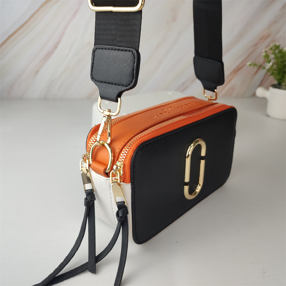 Marc Jacobs Camera Bag 18cm stylish crossbody bag