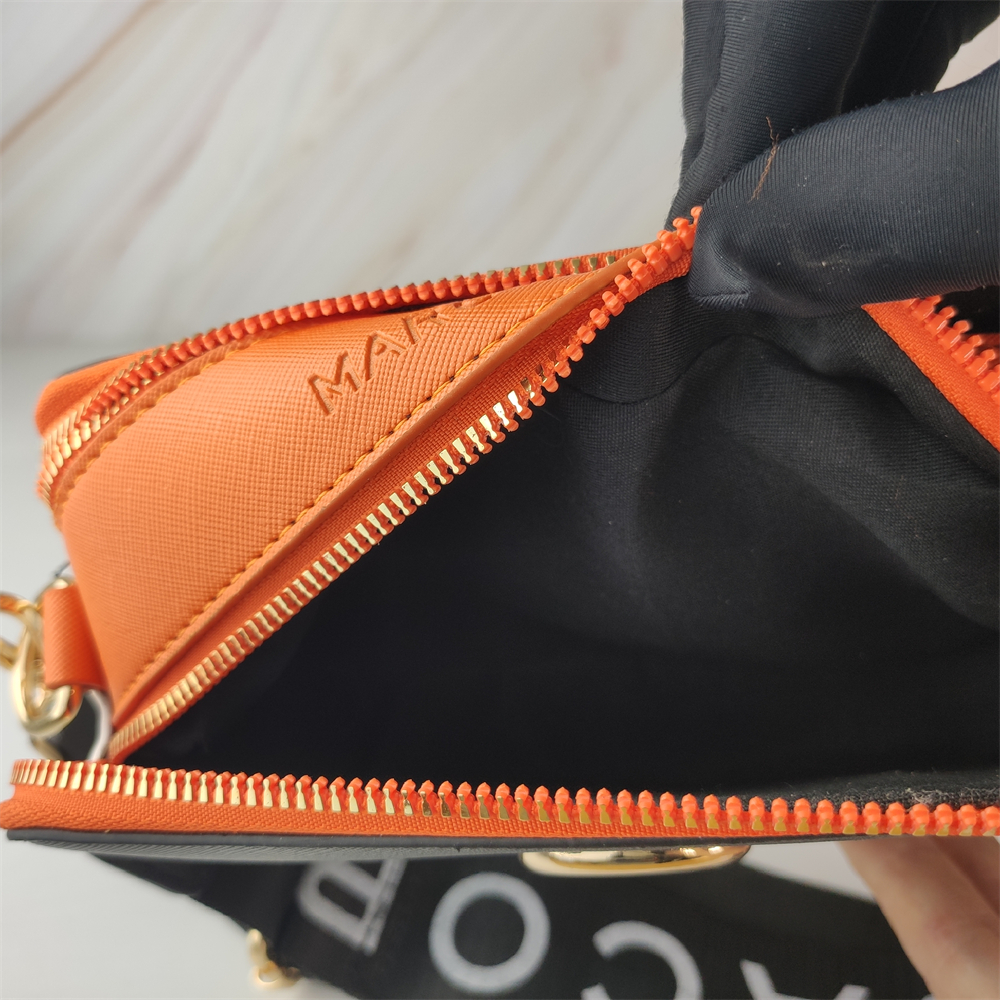 Marc Jacobs Camera Bag 18cm stylish crossbody bag