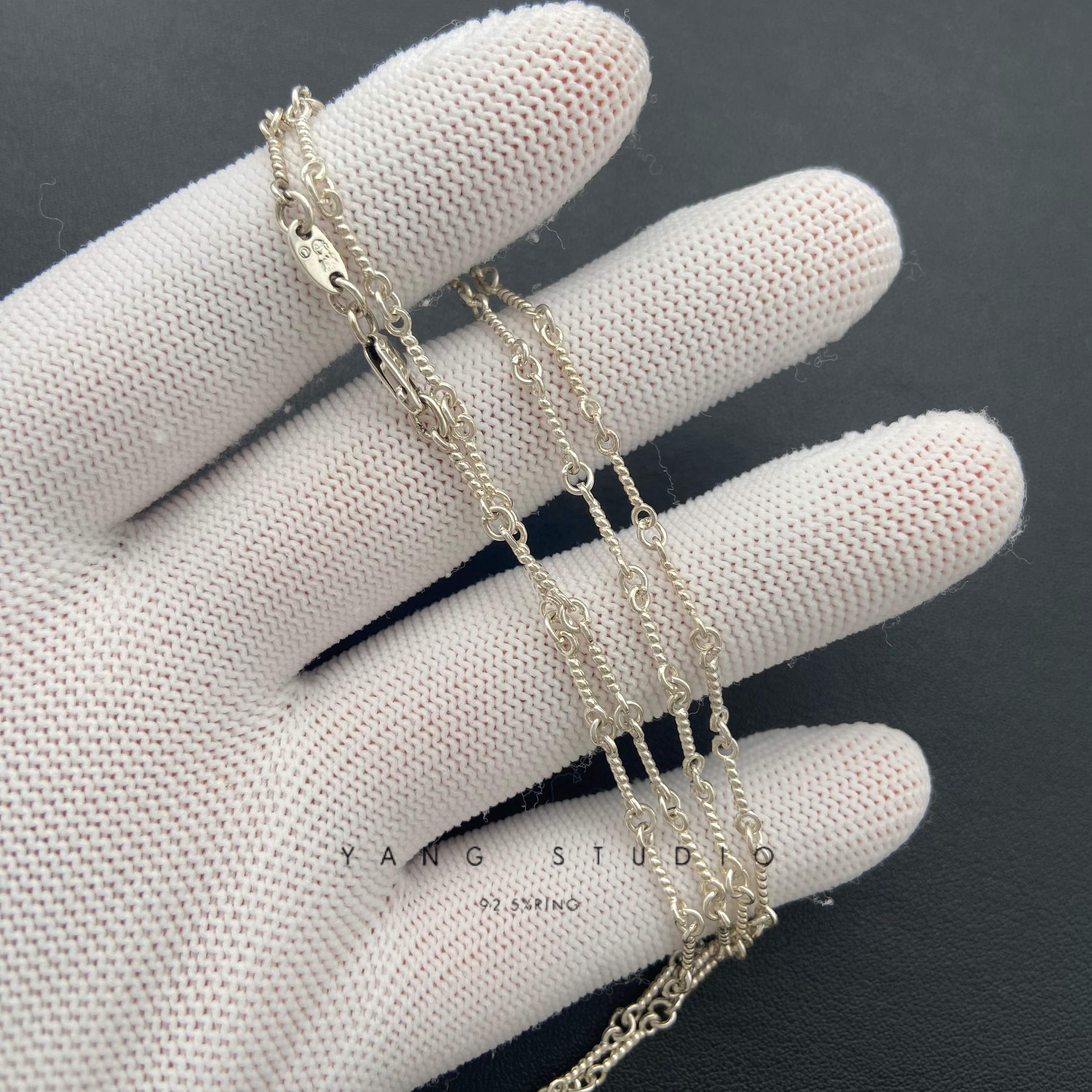 TWIST CHAIN