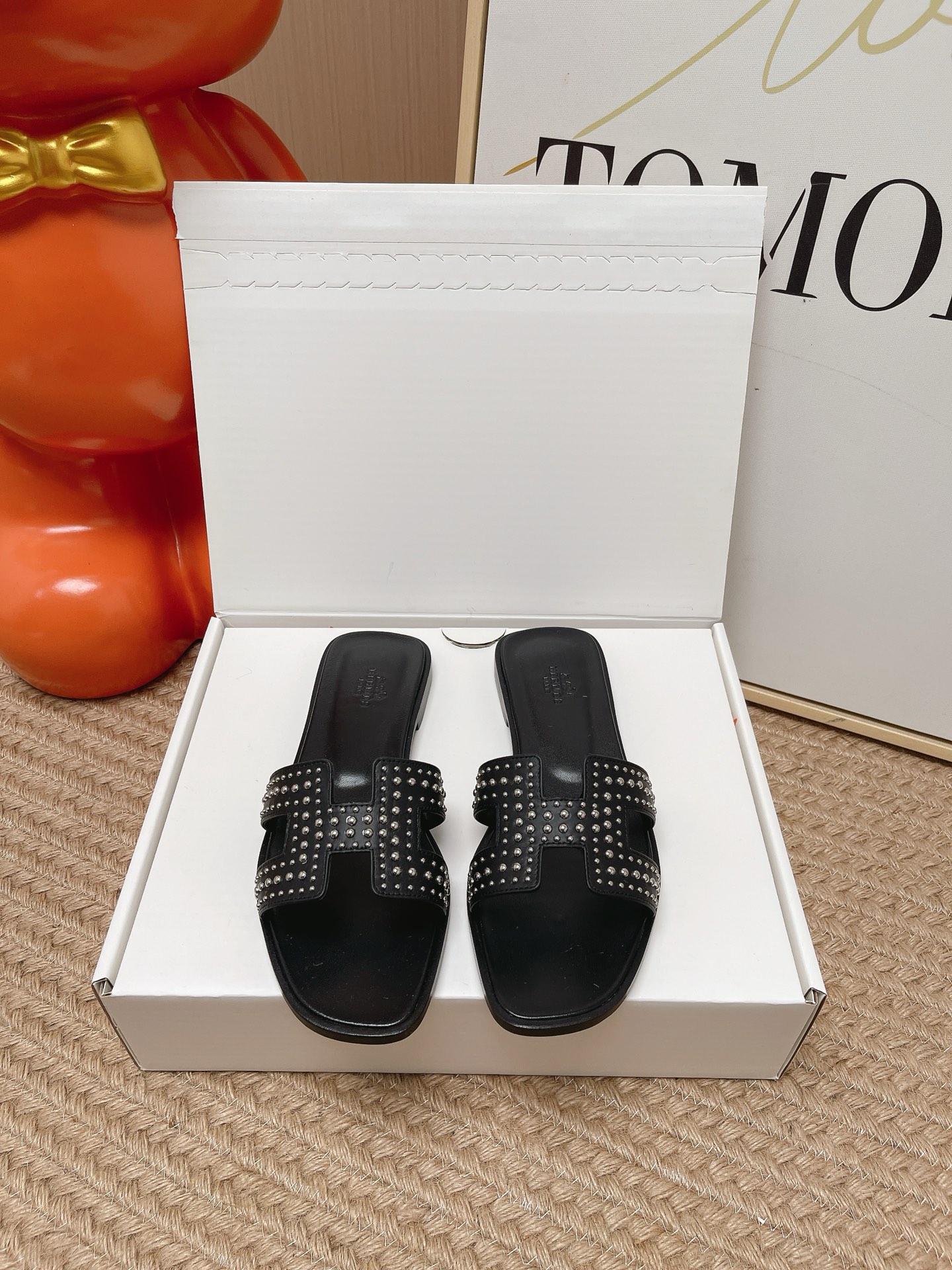 Hermes Classic flat H-shaped slippers