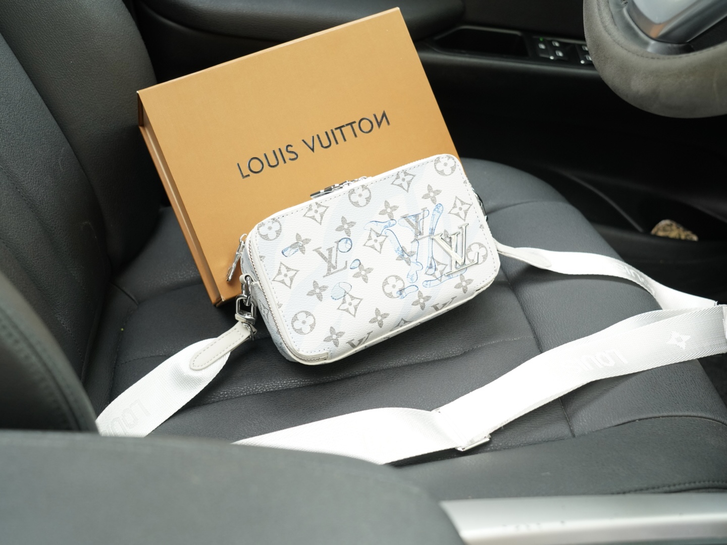 lv Crossbody shoulder bag
