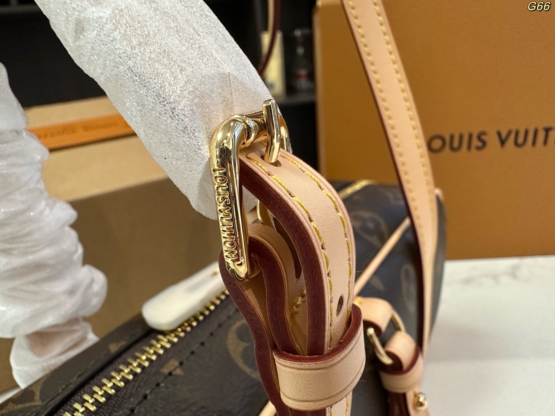 LV new hangon bowling bag
