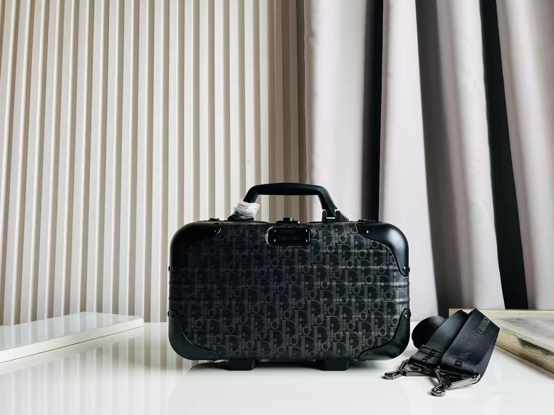 DIOR*RIMOWA suitcase