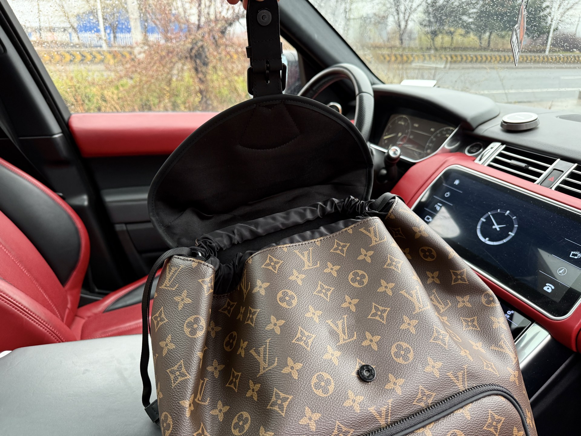 LV backpack full body presbyopia
