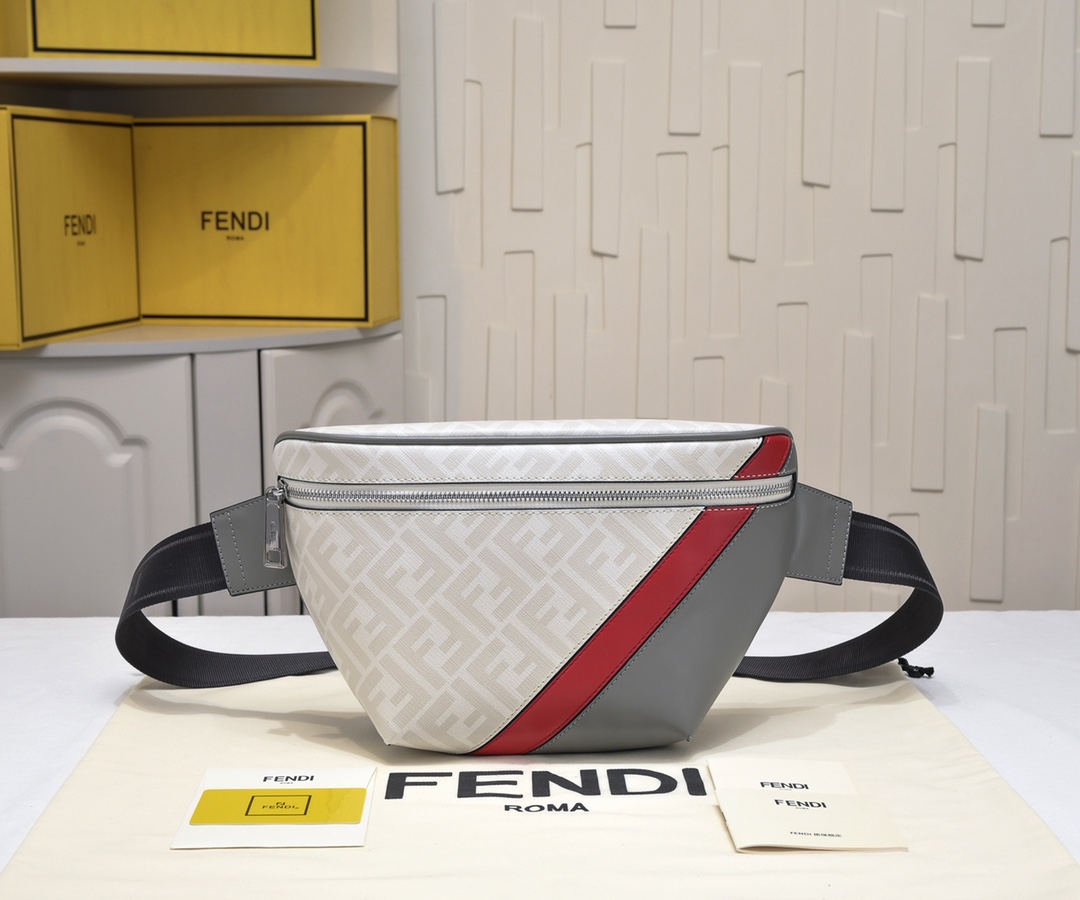 High quality Fendi shoulder handbag