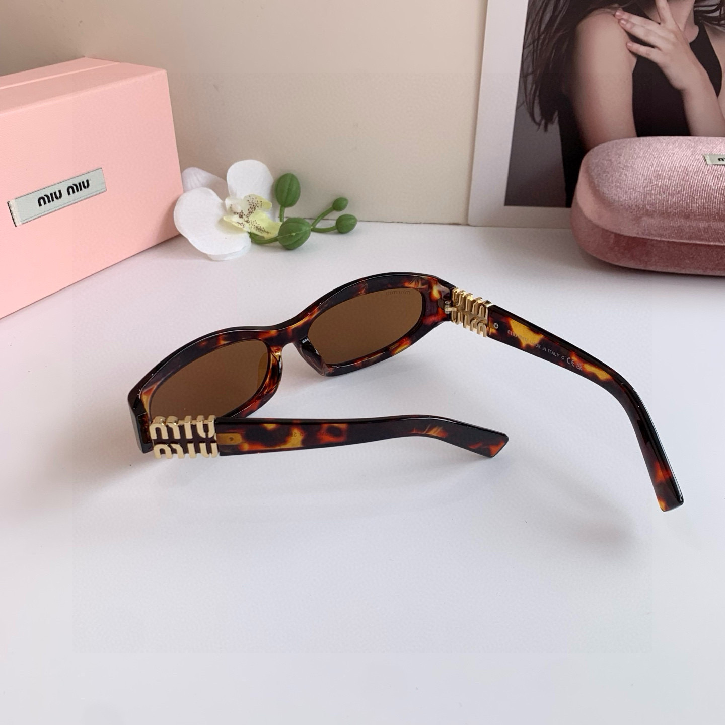 MIUMIU LOGO sunglasses