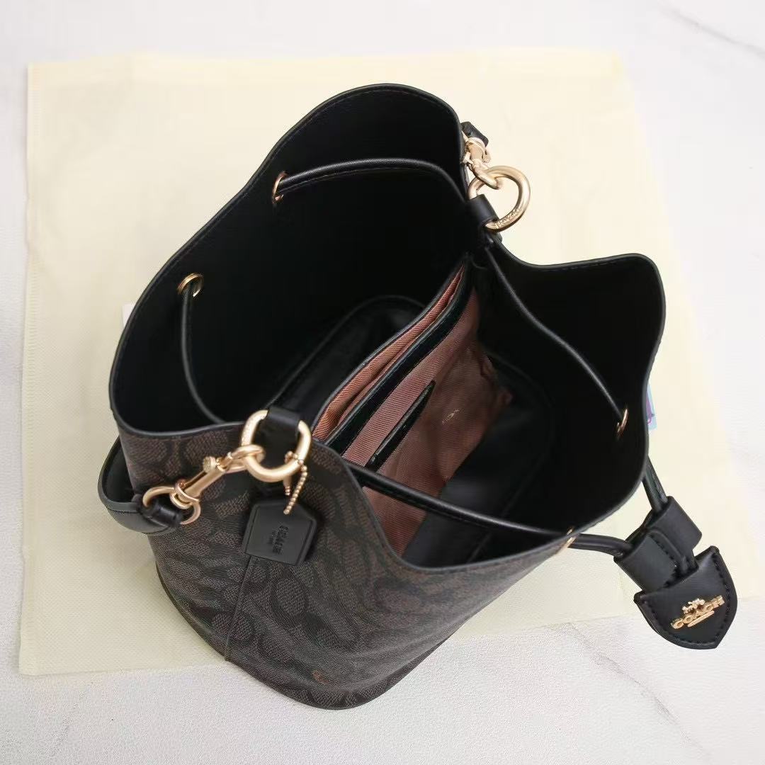 Coach bucket shoulder handbag